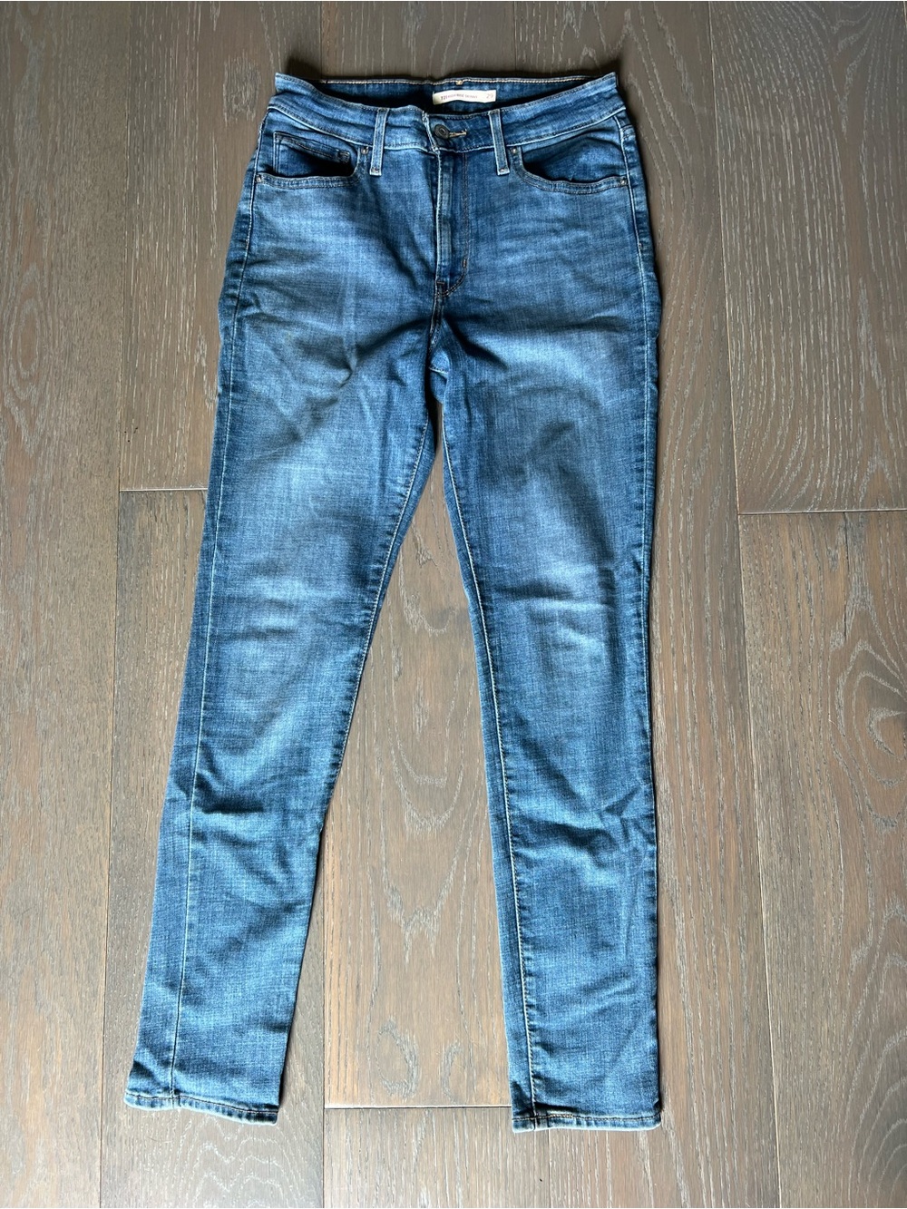 Levi's Women's Medium Blue Skinny Jeans